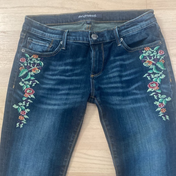Driftwood Embroidered Jeans Size 6 - Picture 3 of 4
